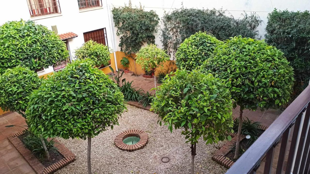 Appartamento La Pequena Escalera Mezquita Catedral Cordova Esterno foto